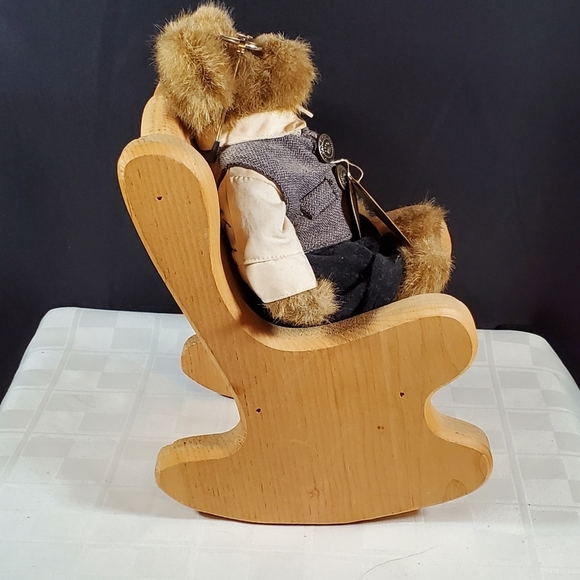 Boyds Bear with Wooden Chair - Picture 9 of 9